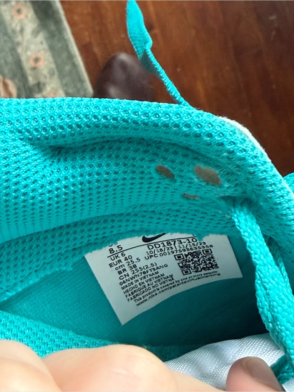 Nike Low-Top Sneakers in Turquoise & White - Picture 8 of 8